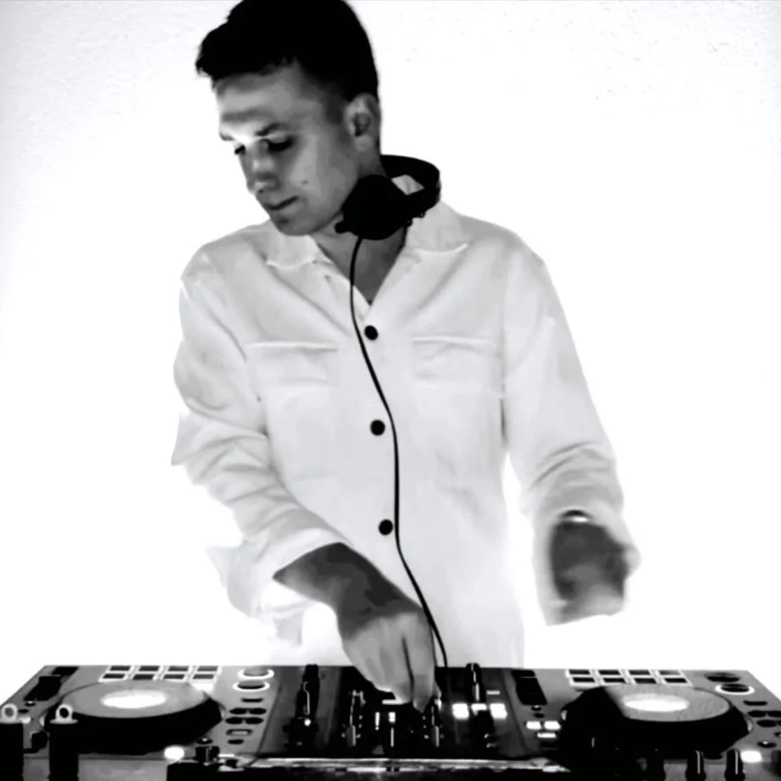 ROS DJ Rostyslav Dabizha Ukrainian DJ mixing organic house and deep house music at electronic music festival